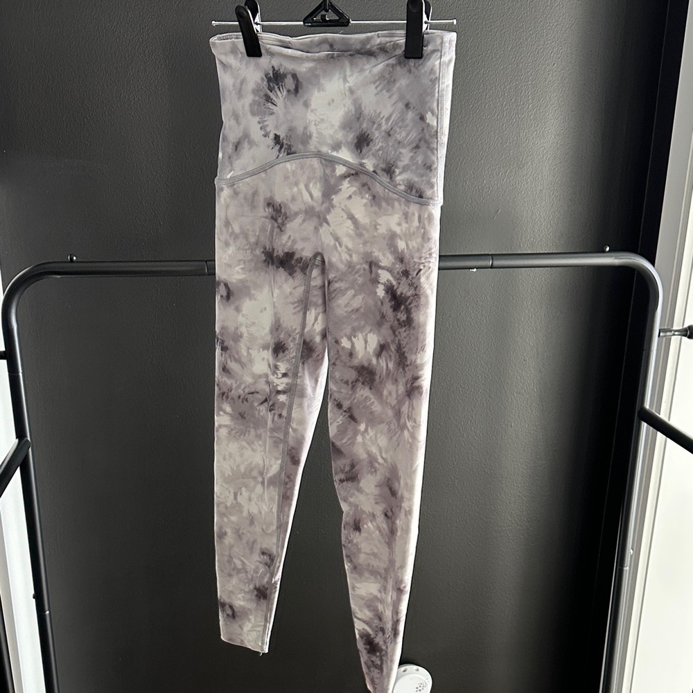SPANX Booty Boost Gray Tie-Dye Leggings